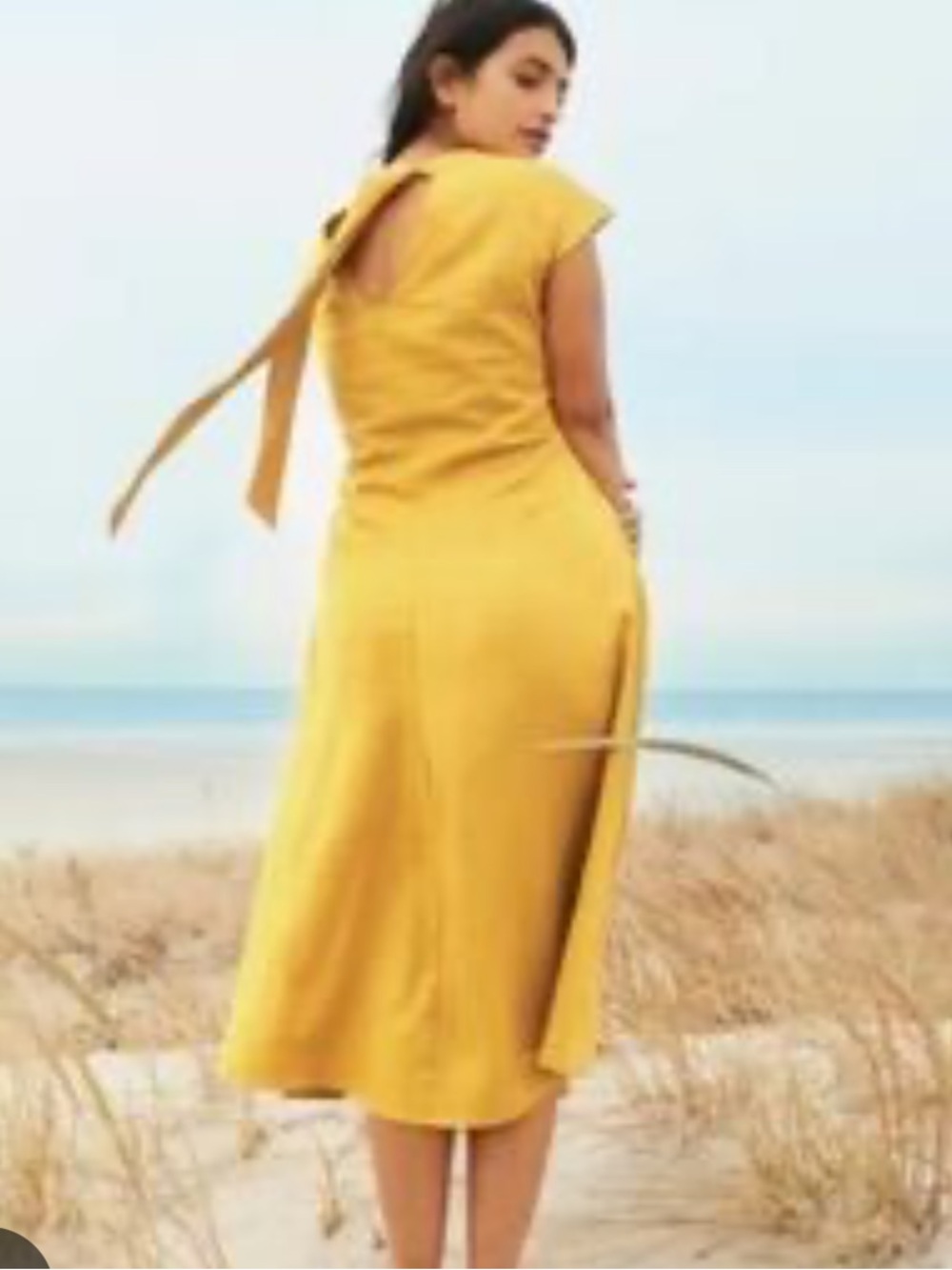 Universal Standard Yellow Tie-Back Midi Dress
UNIVERSAL STANDARD medium